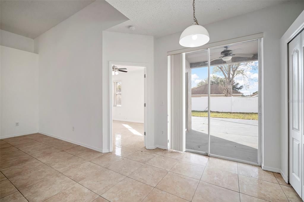 待售: $349,900 (3 贝兹, 2 浴室, 1590 平方英尺)