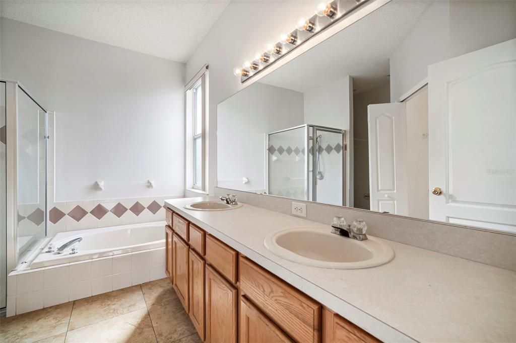 待售: $349,900 (3 贝兹, 2 浴室, 1590 平方英尺)