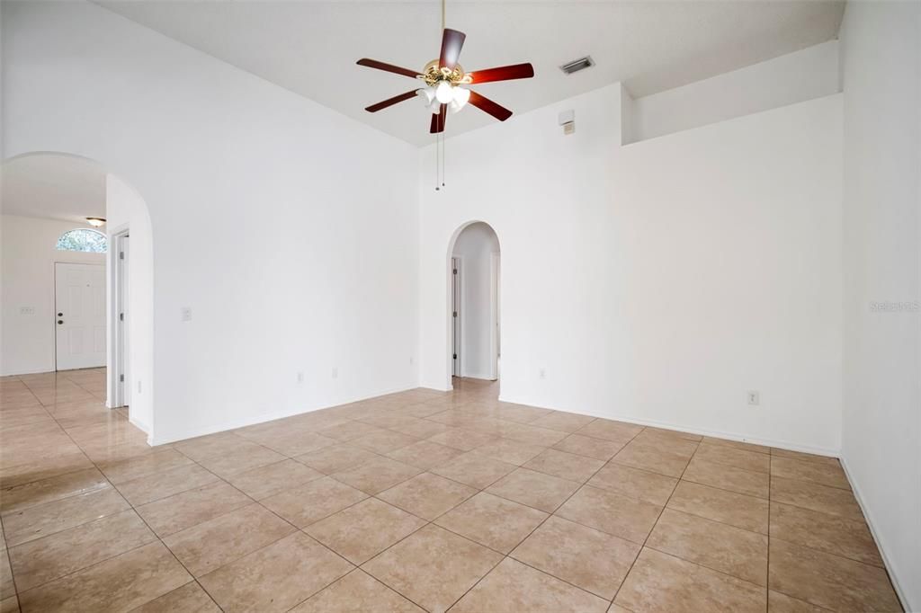 待售: $349,900 (3 贝兹, 2 浴室, 1590 平方英尺)