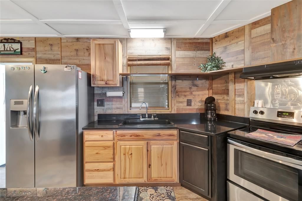 For Sale: $156,900 (2 beds, 2 baths, 1344 Square Feet)