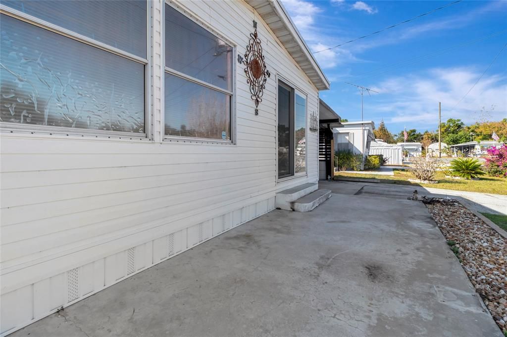 For Sale: $156,900 (2 beds, 2 baths, 1344 Square Feet)