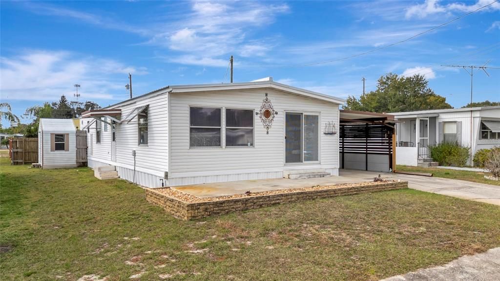 For Sale: $156,900 (2 beds, 2 baths, 1344 Square Feet)