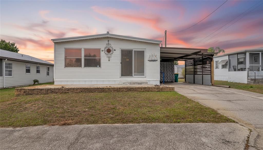 For Sale: $156,900 (2 beds, 2 baths, 1344 Square Feet)