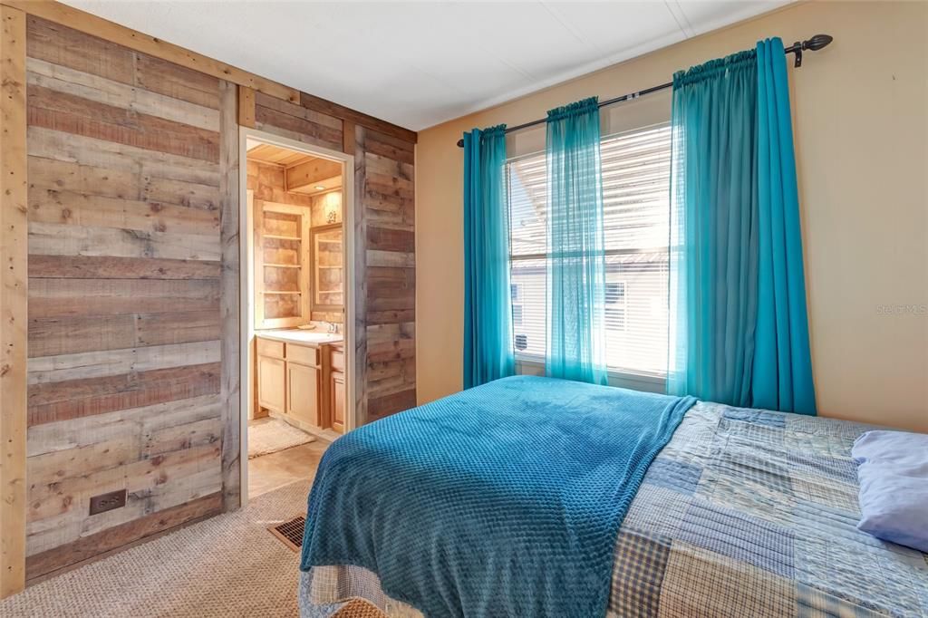 For Sale: $156,900 (2 beds, 2 baths, 1344 Square Feet)