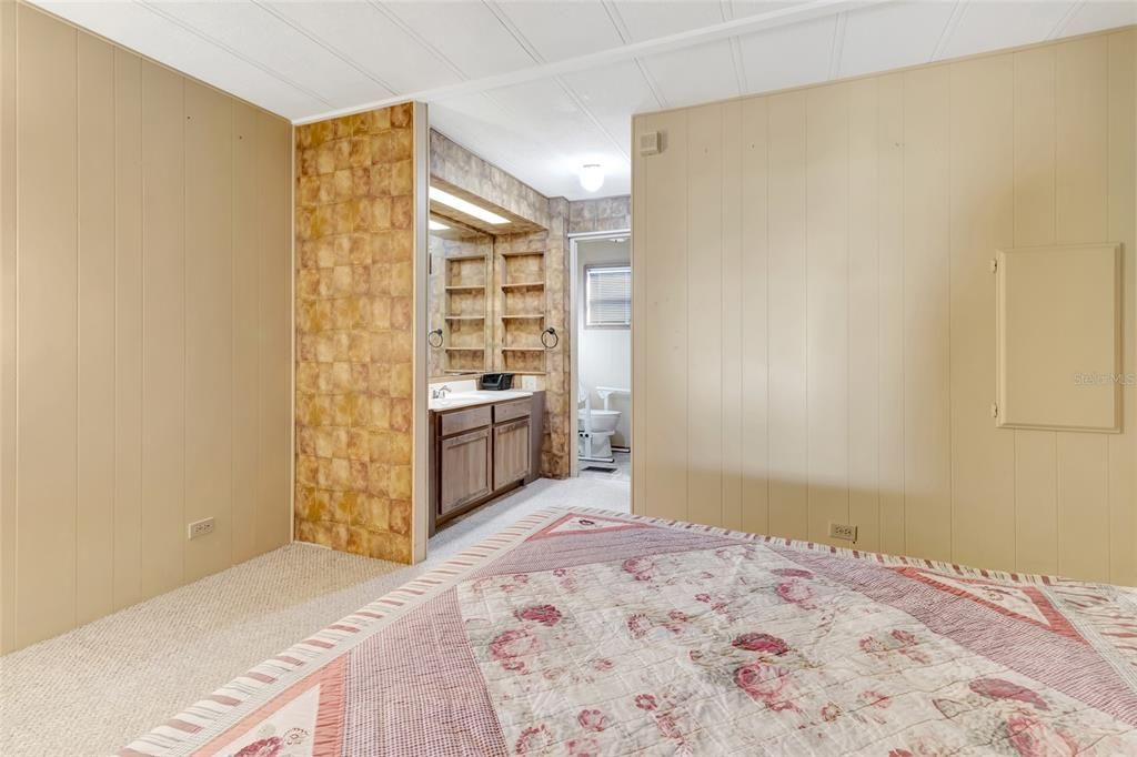 For Sale: $156,900 (2 beds, 2 baths, 1344 Square Feet)