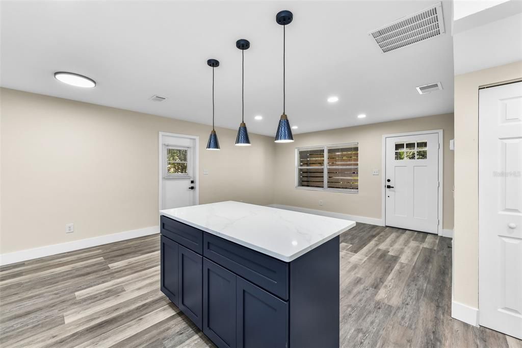 En Venta: $379,990 (3 camas, 2 baños, 1424 Pies cuadrados)