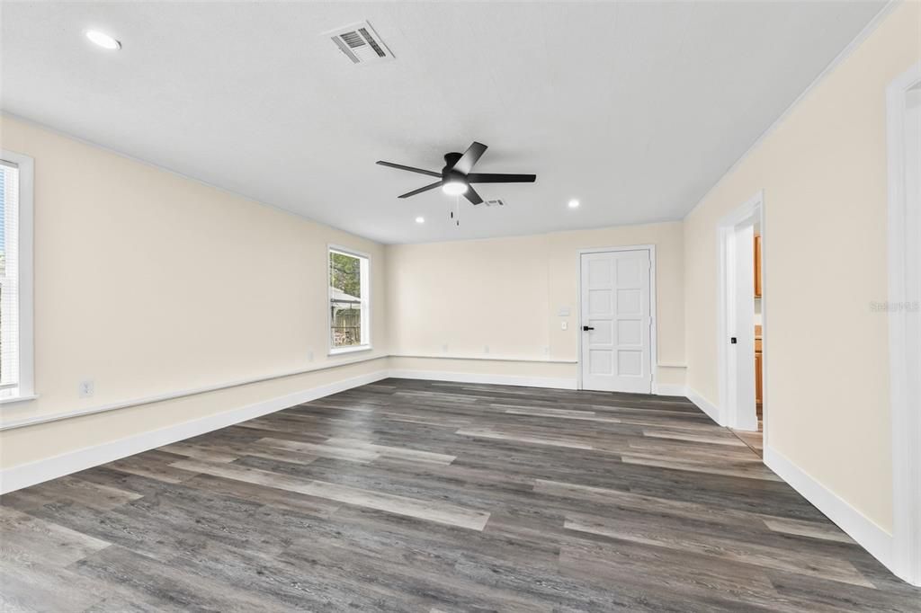 En Venta: $379,990 (3 camas, 2 baños, 1424 Pies cuadrados)