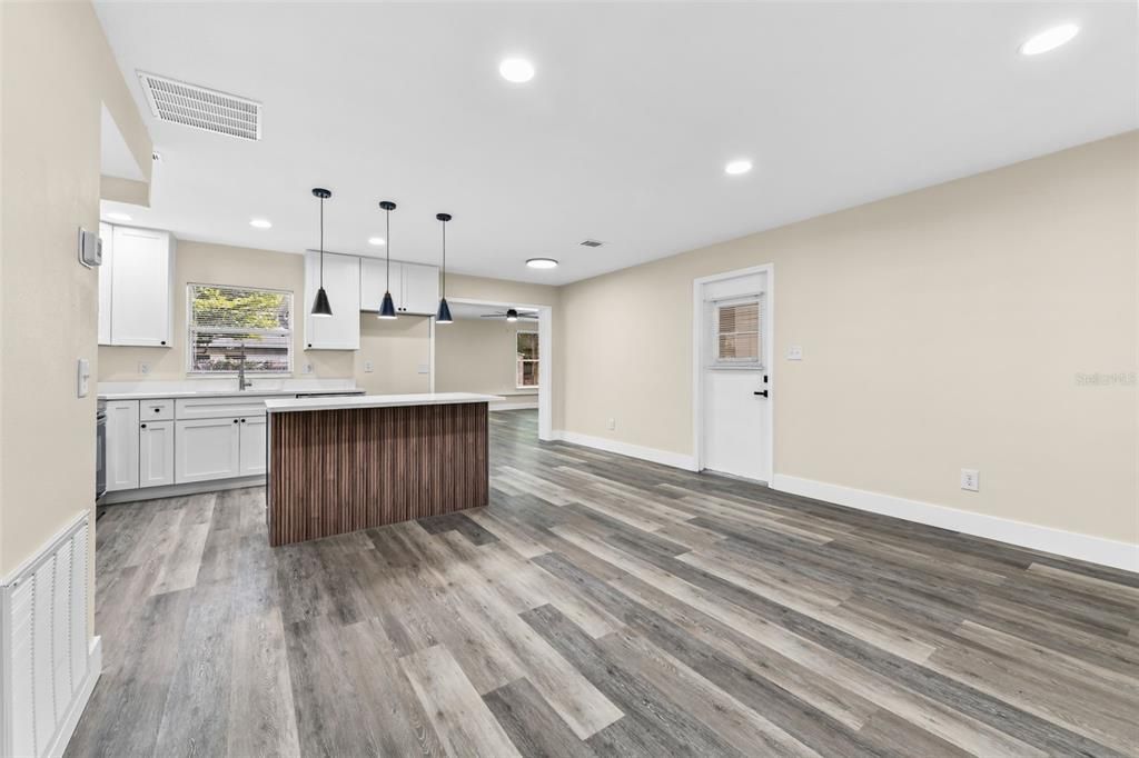 En Venta: $379,990 (3 camas, 2 baños, 1424 Pies cuadrados)