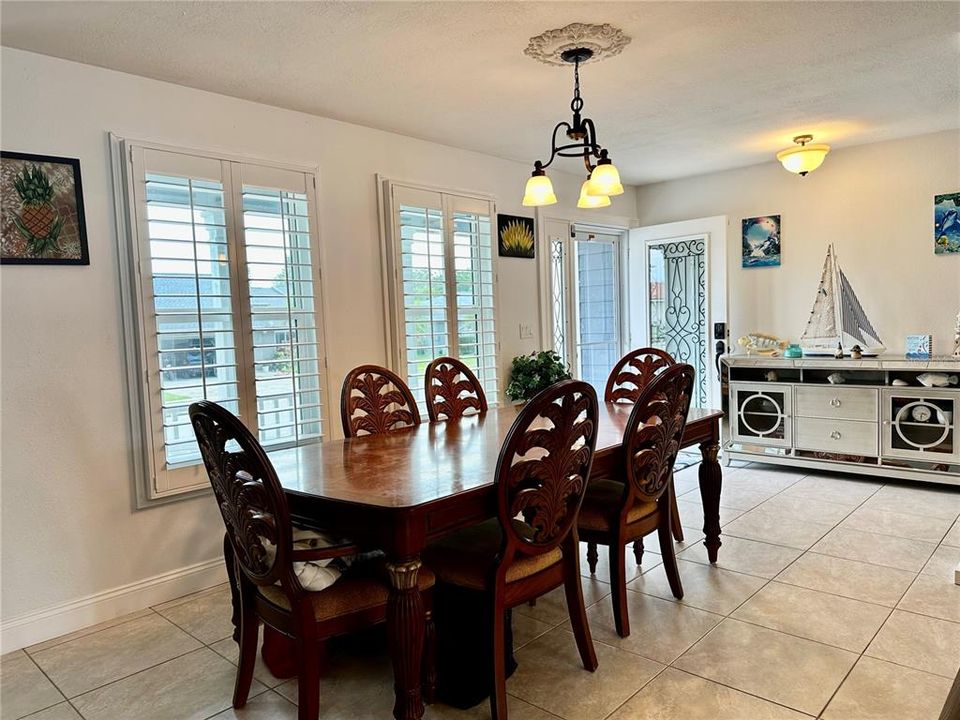 待售: $649,900 (3 贝兹, 2 浴室, 1761 平方英尺)