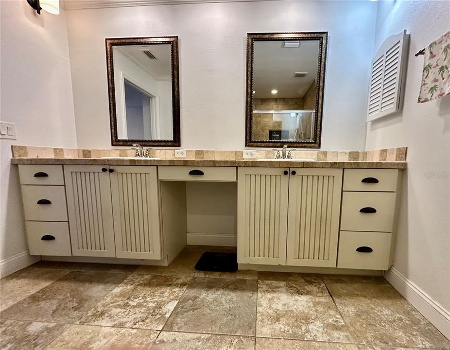 待售: $649,900 (3 贝兹, 2 浴室, 1761 平方英尺)