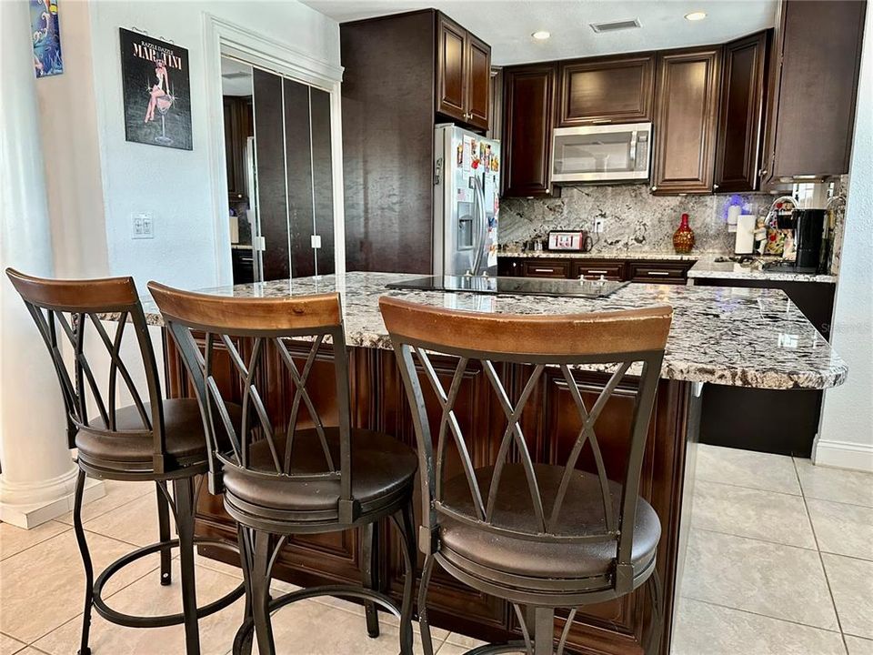 待售: $649,900 (3 贝兹, 2 浴室, 1761 平方英尺)