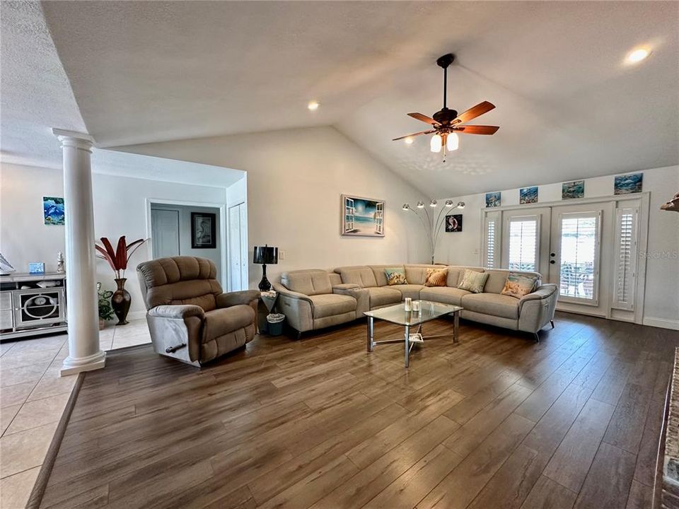 待售: $649,900 (3 贝兹, 2 浴室, 1761 平方英尺)