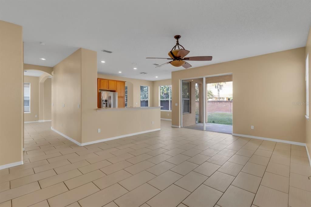 For Sale: $487,000 (4 beds, 2 baths, 2945 Square Feet)