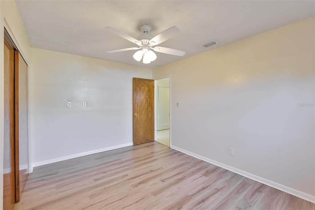 For Sale: $365,000 (3 beds, 2 baths, 1719 Square Feet)