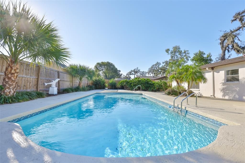 For Sale: $365,000 (3 beds, 2 baths, 1719 Square Feet)