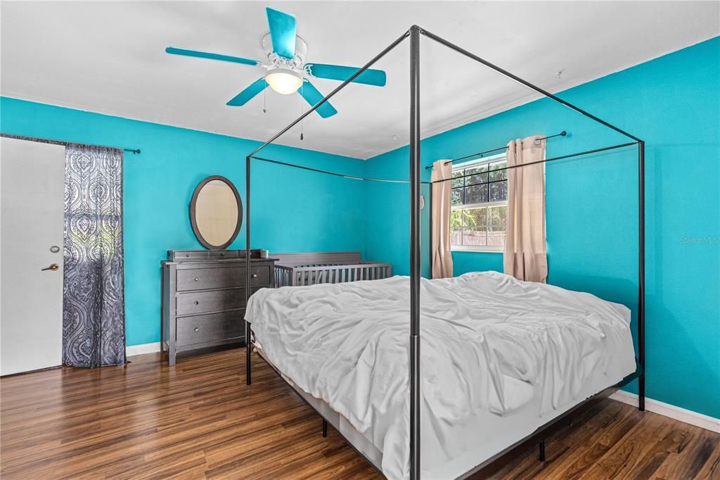 For Sale: $350,000 (3 beds, 2 baths, 1834 Square Feet)