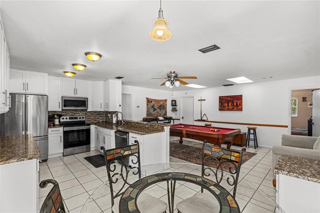 For Sale: $350,000 (3 beds, 2 baths, 1834 Square Feet)