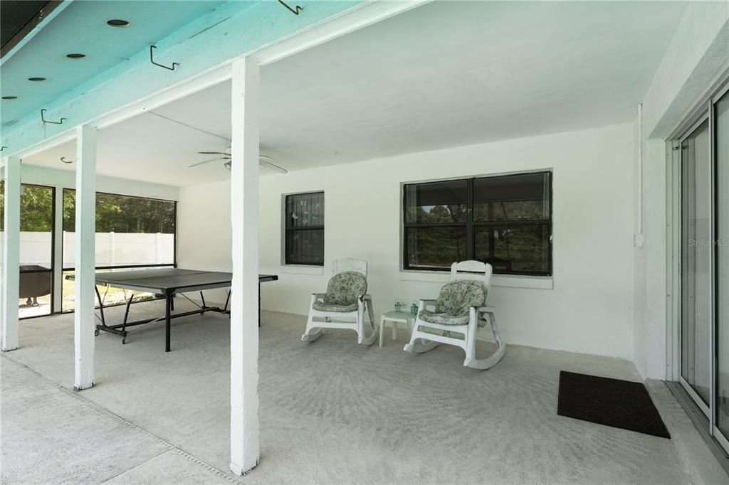 For Sale: $350,000 (3 beds, 2 baths, 1834 Square Feet)