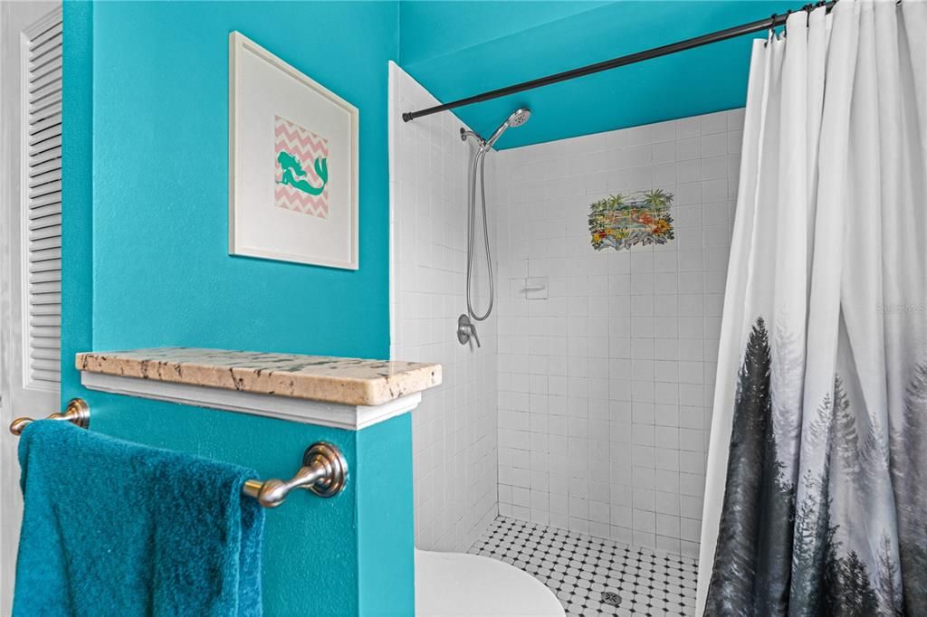 For Sale: $350,000 (3 beds, 2 baths, 1834 Square Feet)