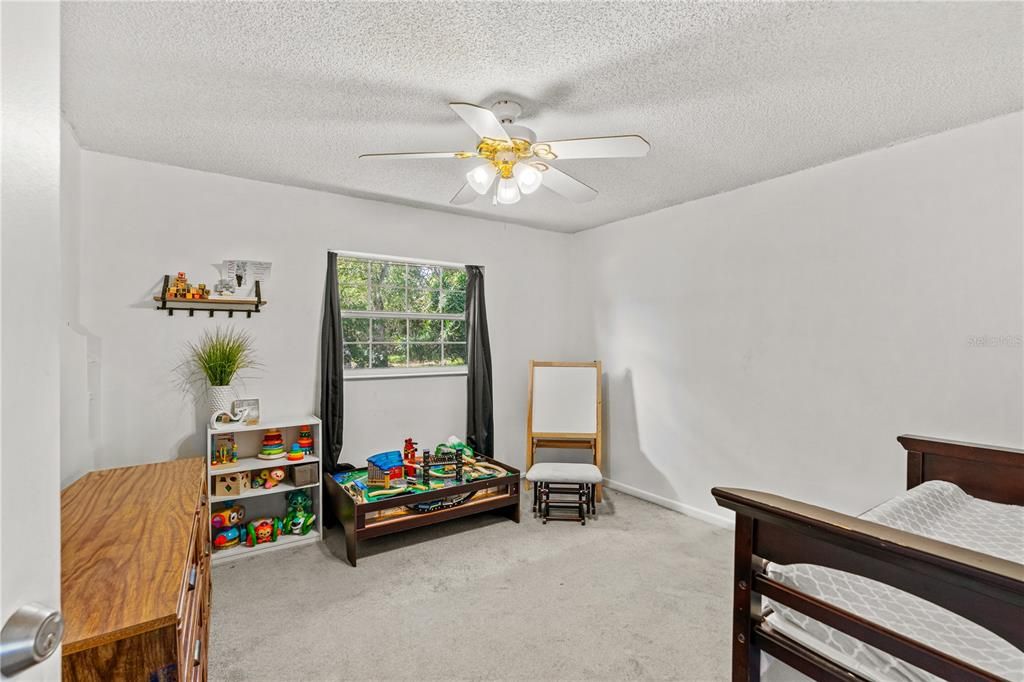 For Sale: $350,000 (3 beds, 2 baths, 1834 Square Feet)