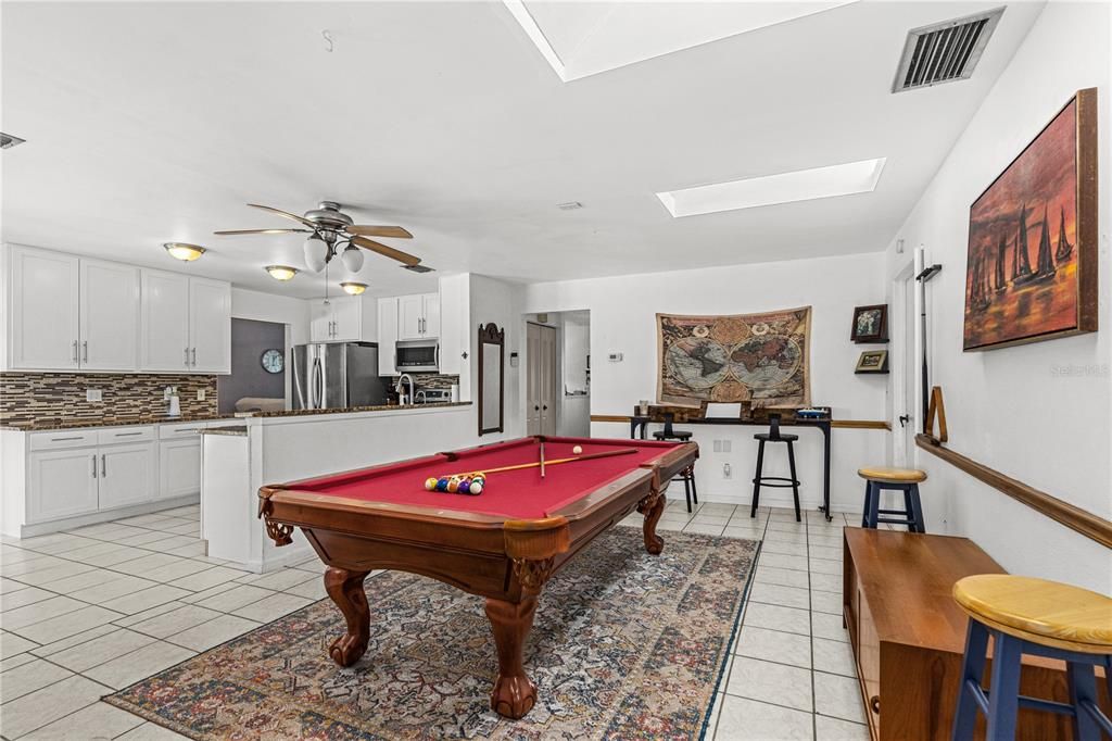 For Sale: $350,000 (3 beds, 2 baths, 1834 Square Feet)