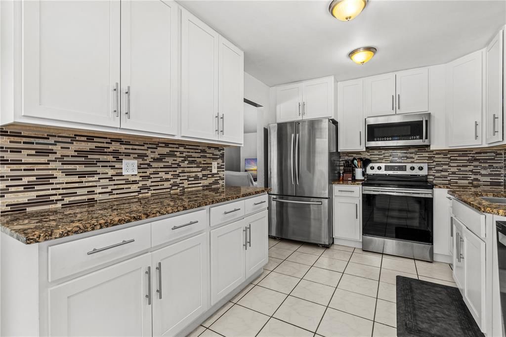 For Sale: $350,000 (3 beds, 2 baths, 1834 Square Feet)