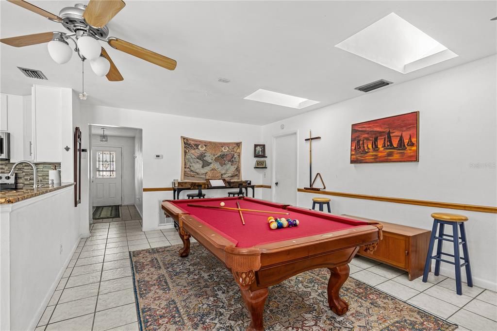 For Sale: $350,000 (3 beds, 2 baths, 1834 Square Feet)