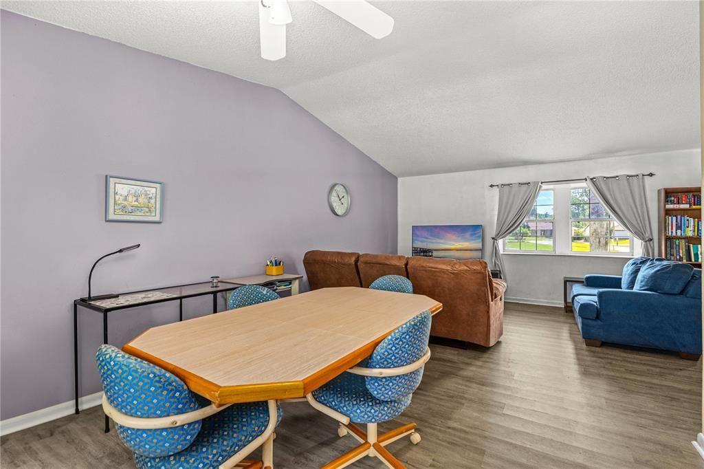 For Sale: $350,000 (3 beds, 2 baths, 1834 Square Feet)