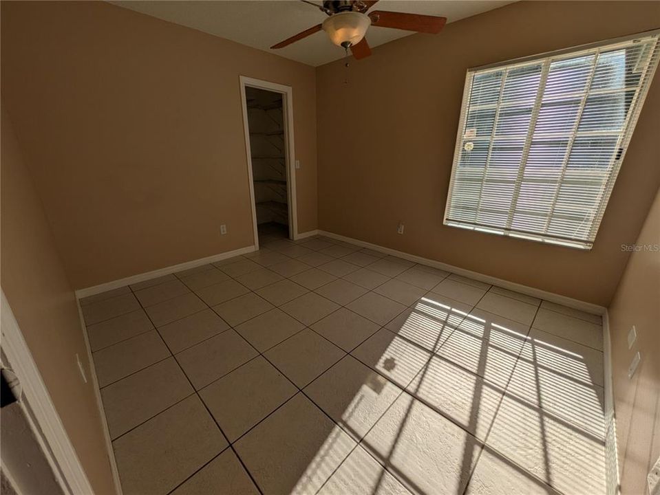 En Venta: $330,000 (3 camas, 2 baños, 1238 Pies cuadrados)