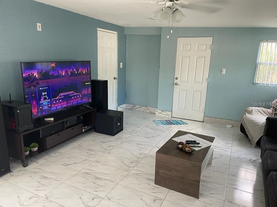 待售: $389,900 (4 贝兹, 2 浴室, 1875 平方英尺)