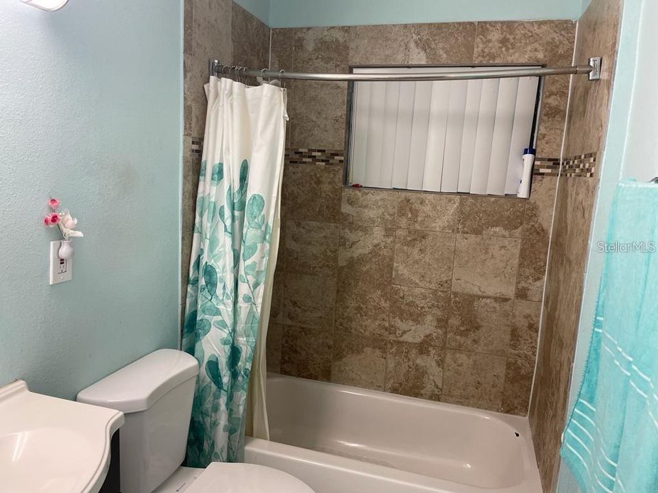 待售: $389,900 (4 贝兹, 2 浴室, 1875 平方英尺)