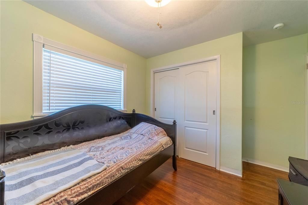 待售: $290,000 (3 贝兹, 2 浴室, 1269 平方英尺)