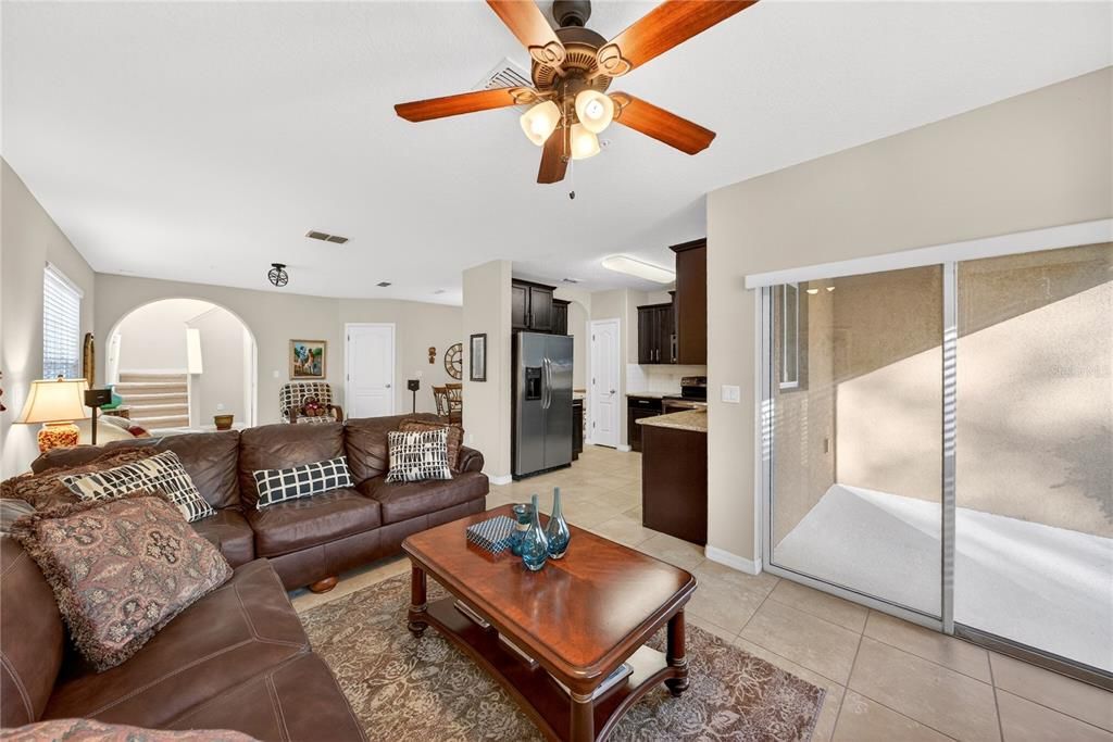 En Venta: $299,900 (3 camas, 2 baños, 1764 Pies cuadrados)