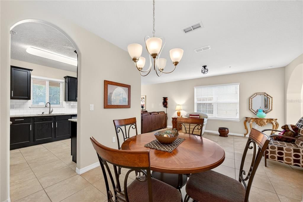 En Venta: $299,900 (3 camas, 2 baños, 1764 Pies cuadrados)