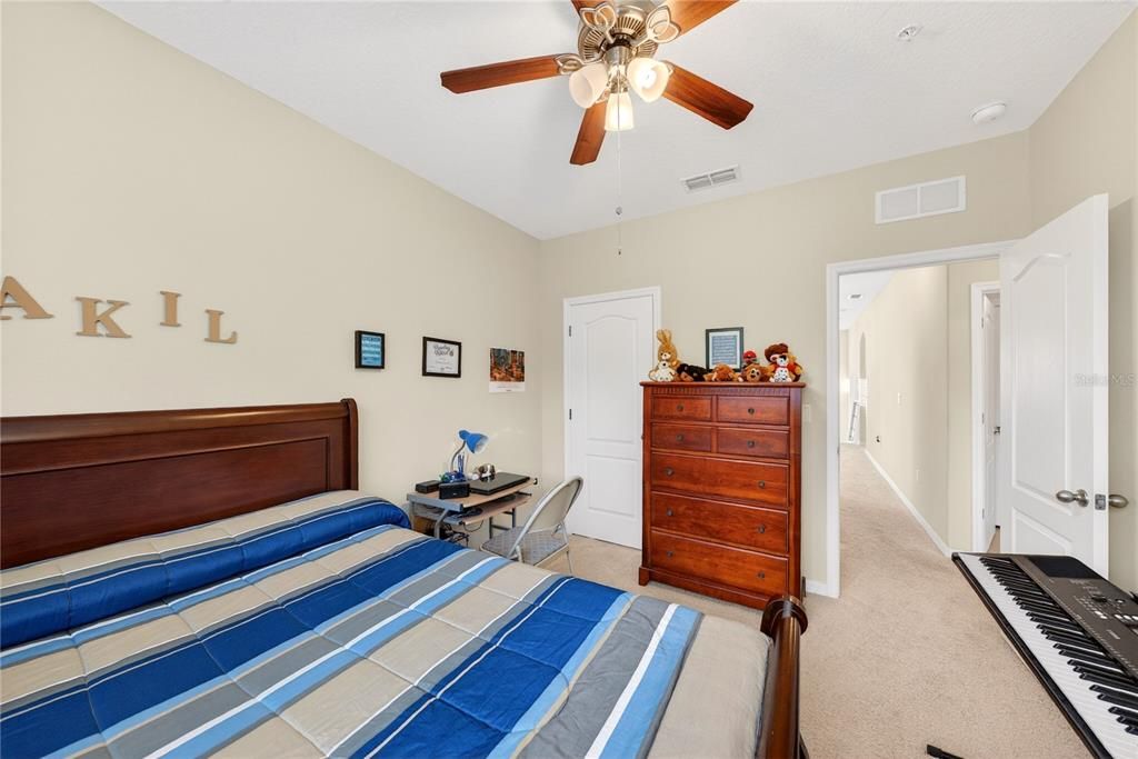 En Venta: $299,900 (3 camas, 2 baños, 1764 Pies cuadrados)