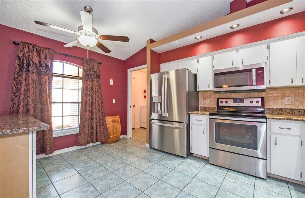 待售: $345,700 (3 贝兹, 2 浴室, 1645 平方英尺)