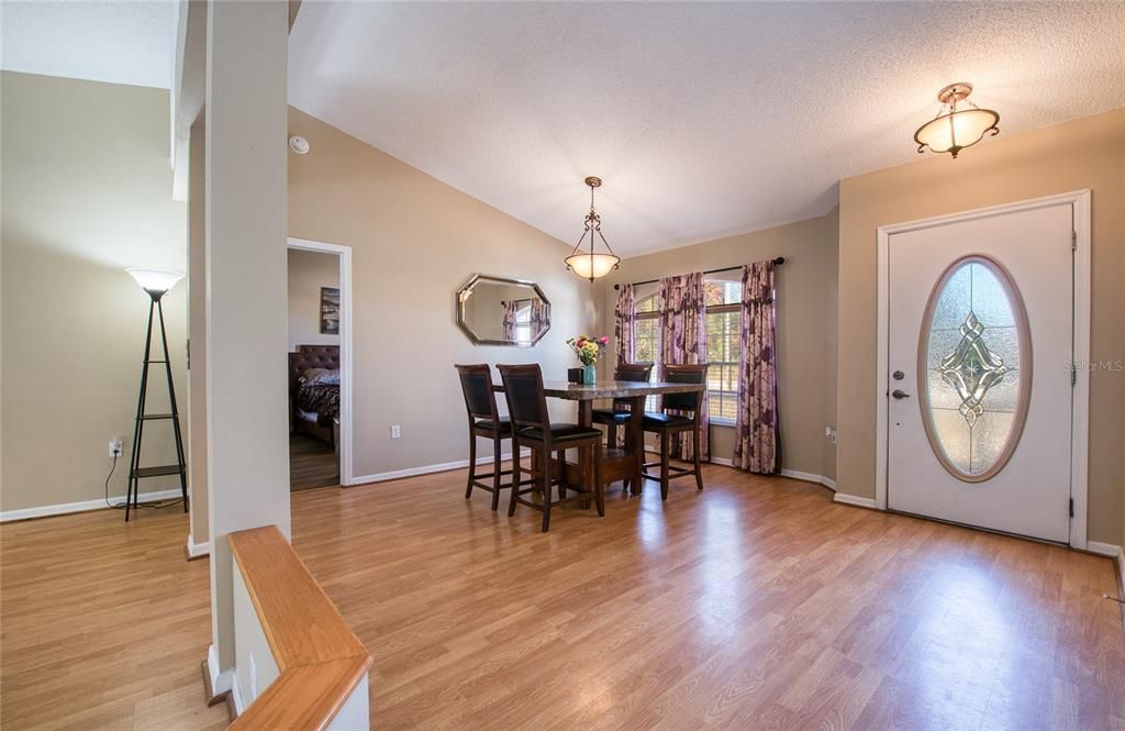 待售: $345,700 (3 贝兹, 2 浴室, 1645 平方英尺)