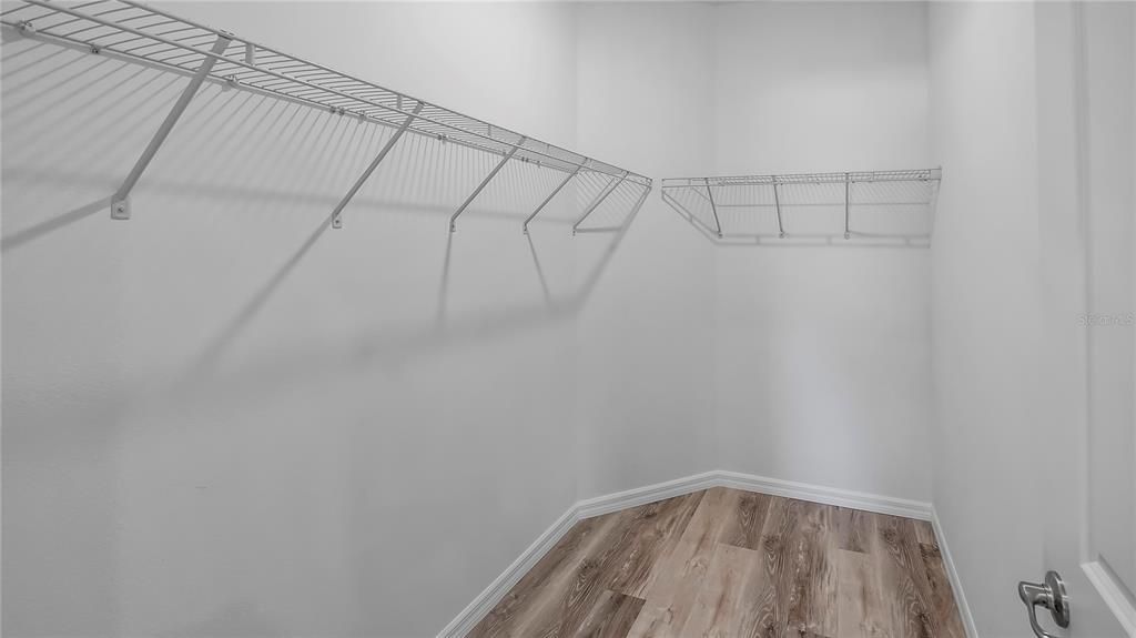 For Sale: $344,900 (4 beds, 2 baths, 1644 Square Feet)