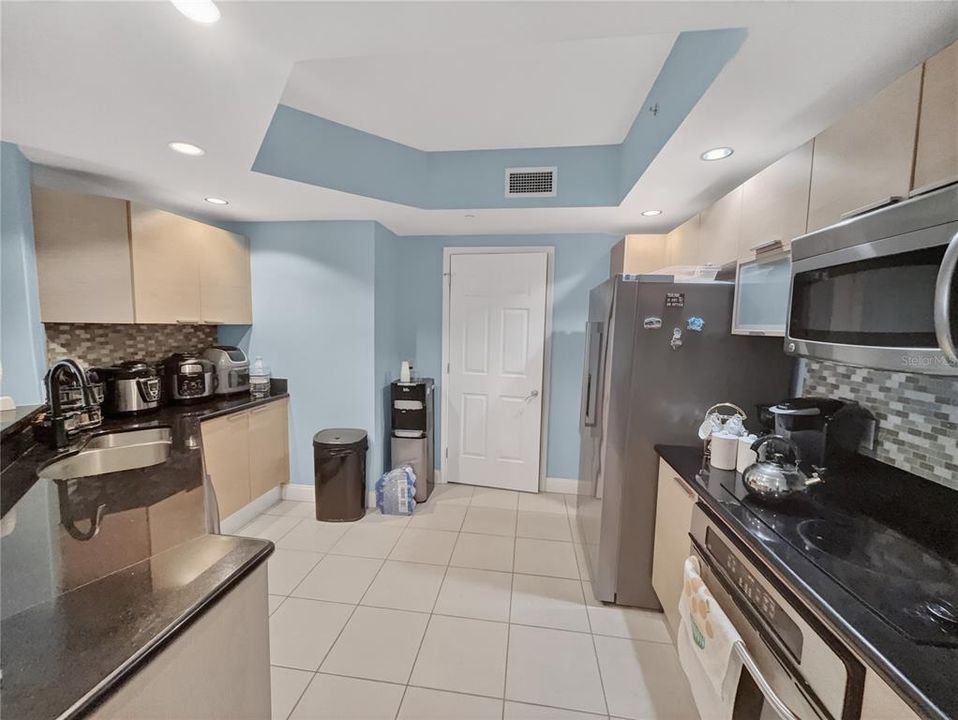 For Sale: $318,000 (2 beds, 2 baths, 1670 Square Feet)