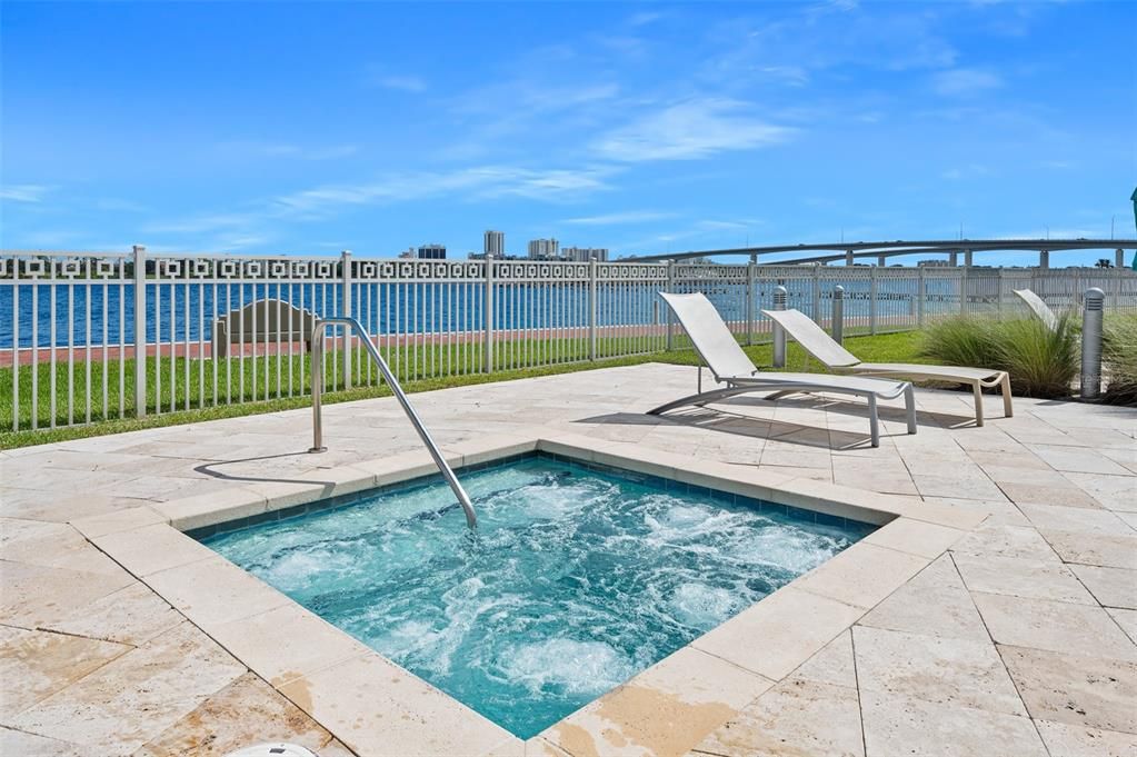For Sale: $318,000 (2 beds, 2 baths, 1670 Square Feet)