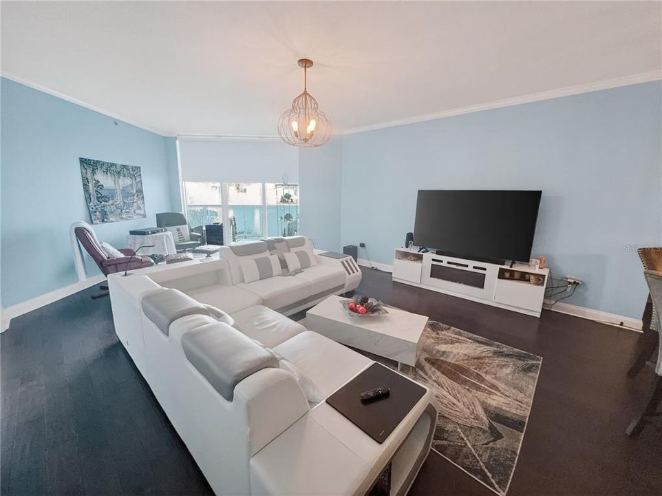 For Sale: $318,000 (2 beds, 2 baths, 1670 Square Feet)