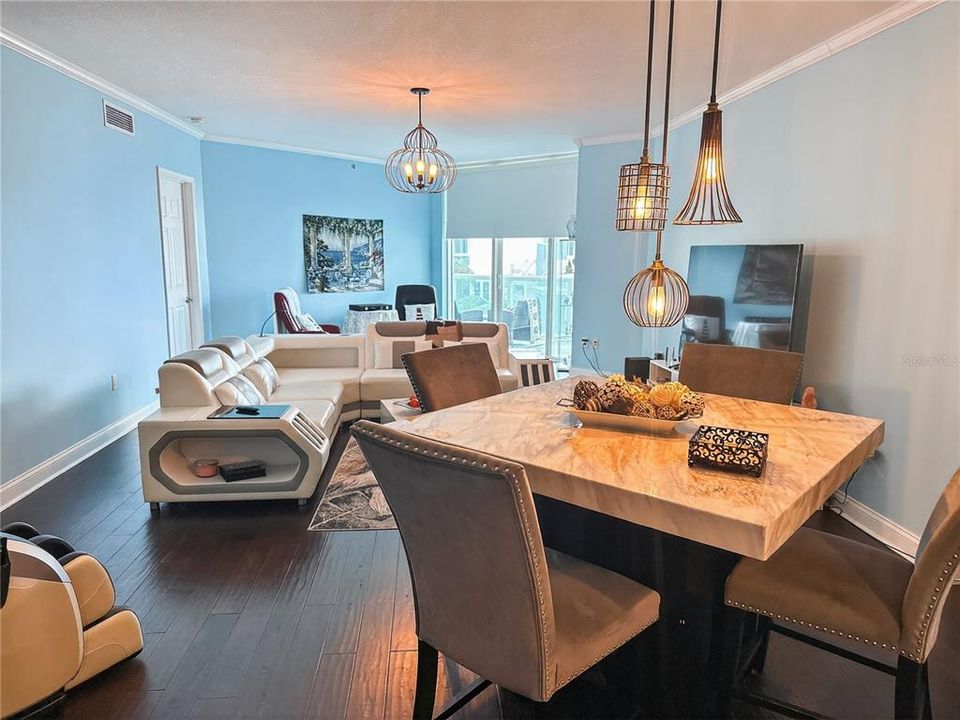 For Sale: $318,000 (2 beds, 2 baths, 1670 Square Feet)