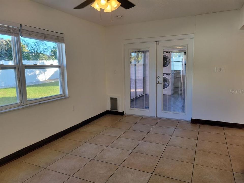 В аренду: $2,150 (2 спален, 1 ванн, 1084 Квадратных фут)