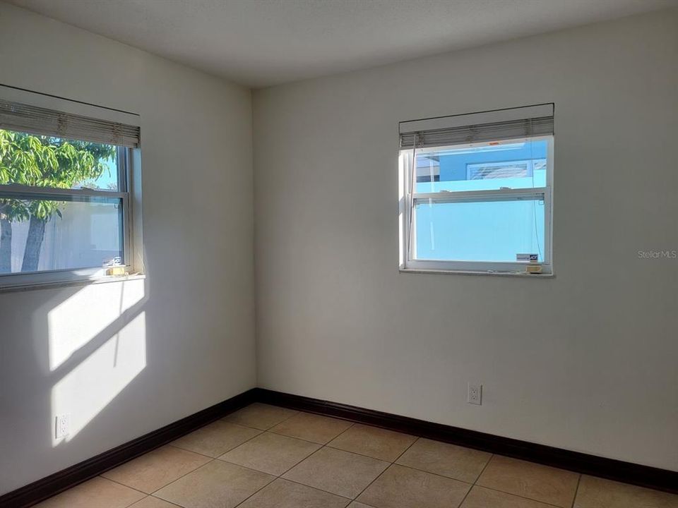 В аренду: $2,150 (2 спален, 1 ванн, 1084 Квадратных фут)