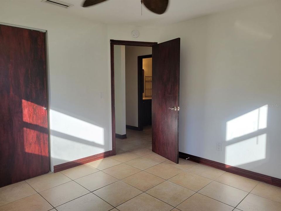 В аренду: $2,150 (2 спален, 1 ванн, 1084 Квадратных фут)