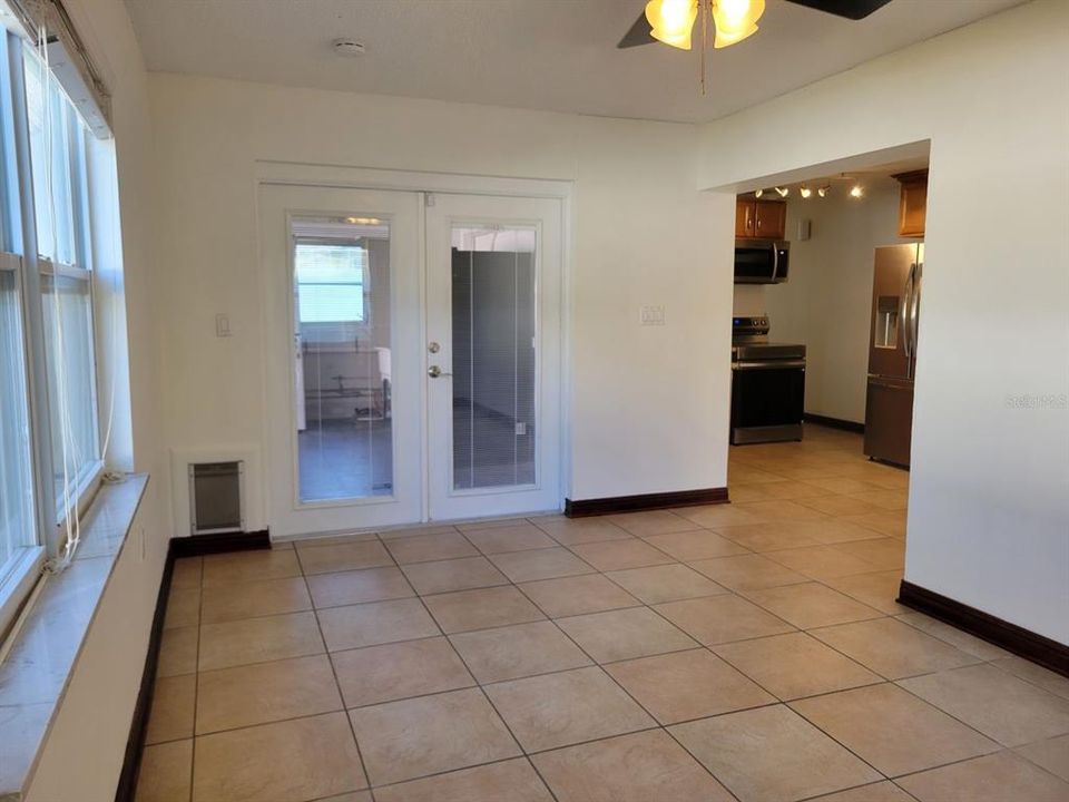 В аренду: $2,150 (2 спален, 1 ванн, 1084 Квадратных фут)