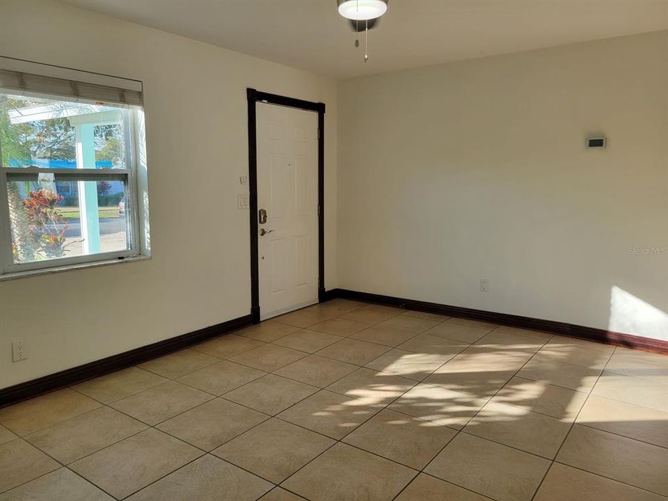 В аренду: $2,150 (2 спален, 1 ванн, 1084 Квадратных фут)