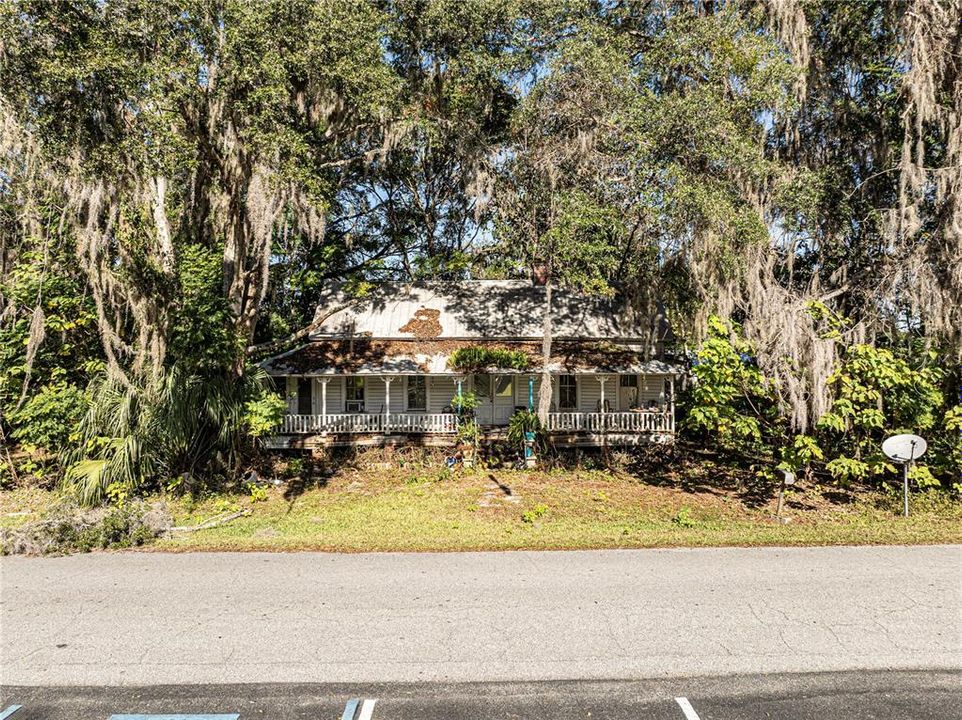 For Sale: $250,000 (3 beds, 1 baths, 1104 Square Feet)