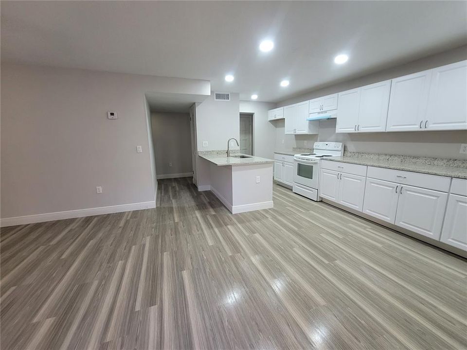 出租: $1,695 (2 贝兹, 2 浴室, 1040 平方英尺)