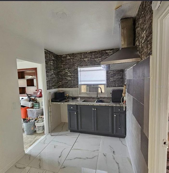 For Sale: $420,000 (3 beds, 0 baths, 1556 Square Feet)